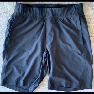 Lululemon THE Short 9' Inseam w/ Liner